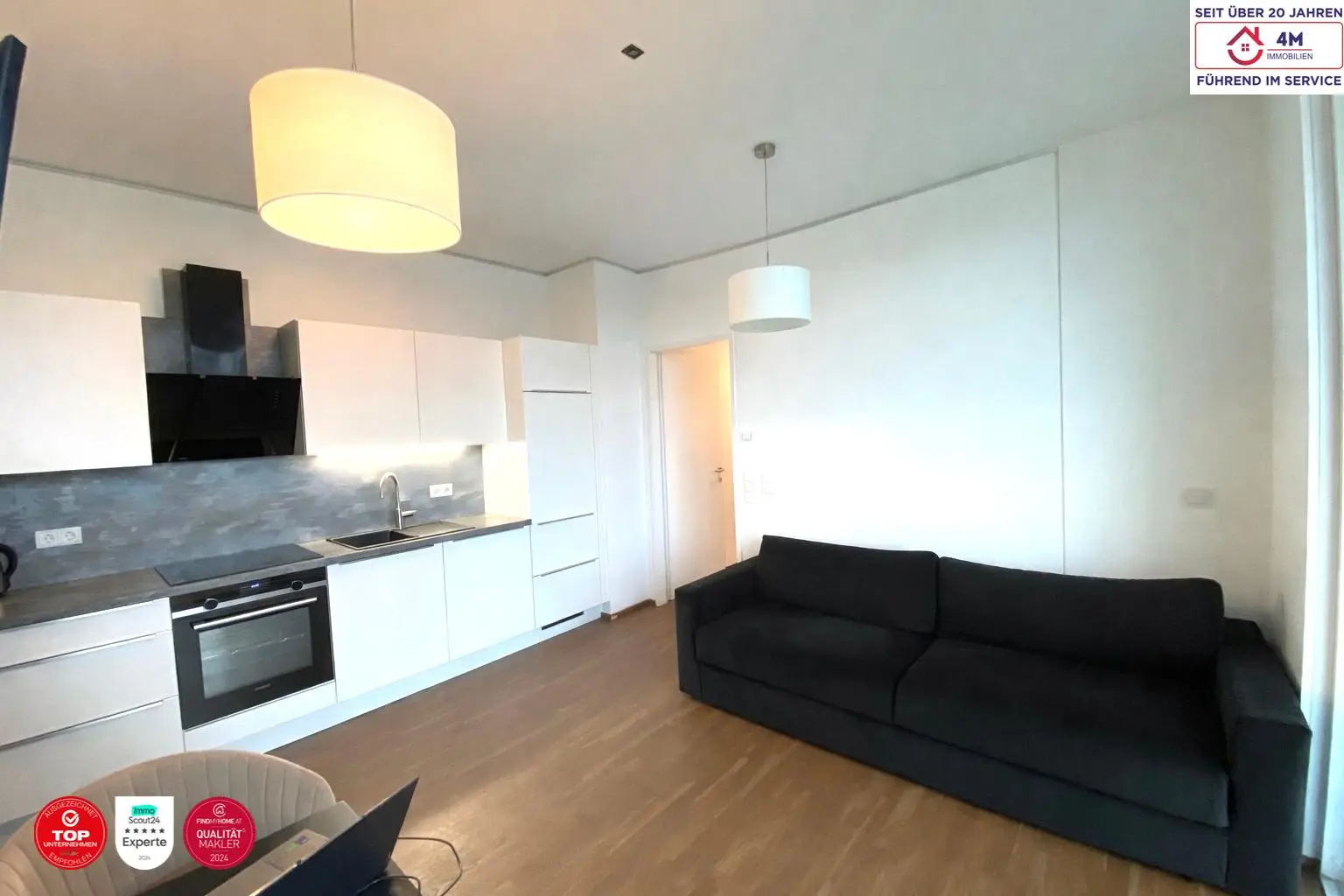 Wohnzimmer mit Küche