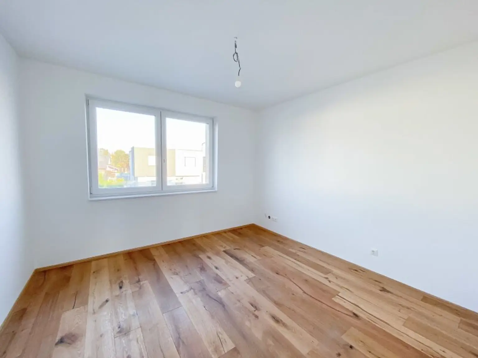 119 m2 Wohnfläche, 4 Zimmer, Doppelhaushälfte mit 93 m2 Garten in Mitterndorf, in ruhiger Wohnhausanlage!