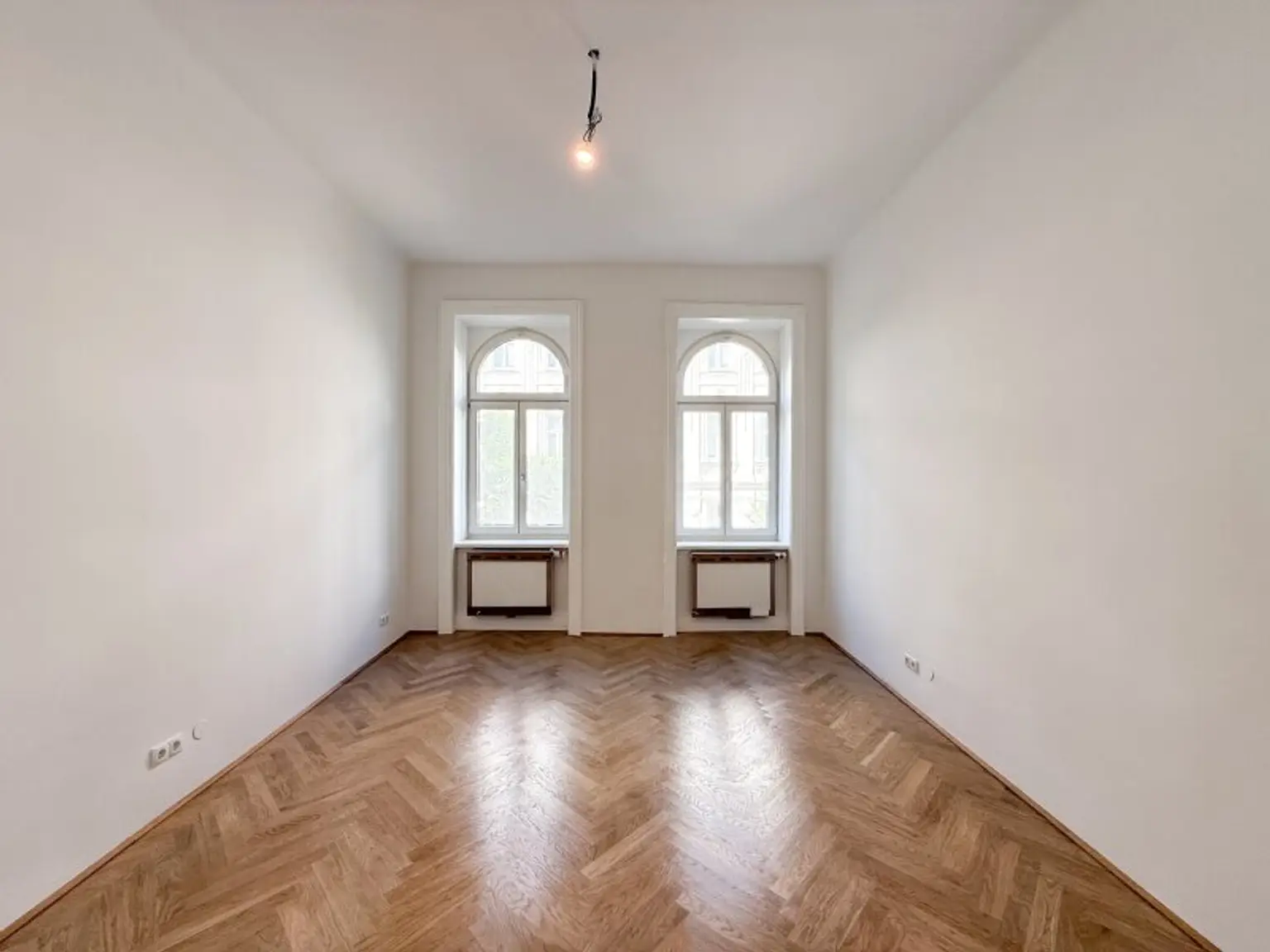 FRISCH SANIERT! 2,5 Zimmerwohnung in 1090 Wien mit Lift zu vermieten