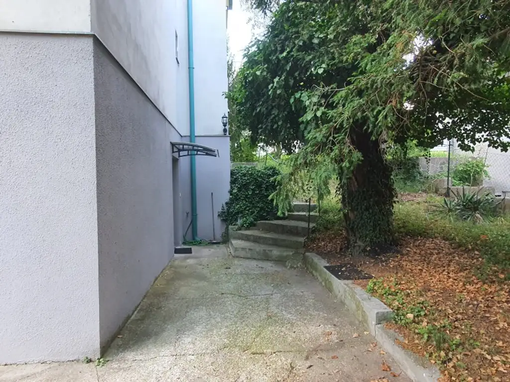 Top sanierte Wohnung mit Terrasse und großem Garten - nähe Wolfersberg