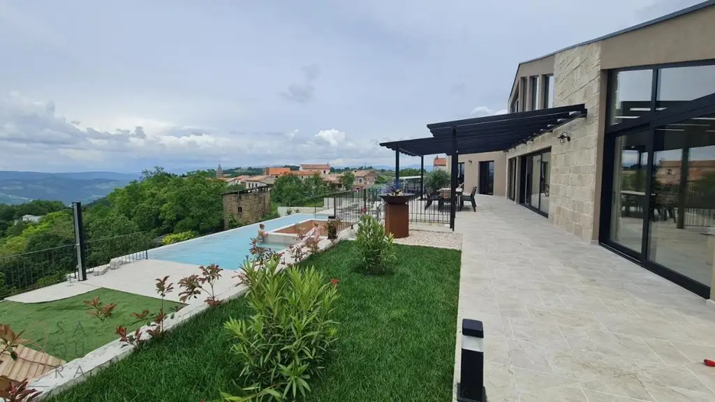 Mediterraner Rückzugsort mit Investitionspotenzial – Ihre Traumvilla in Kascerga