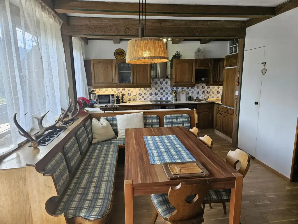 Saisonmiete: Charmante 3-Zimmer-Wohnung mit Bergblick in Zell am See