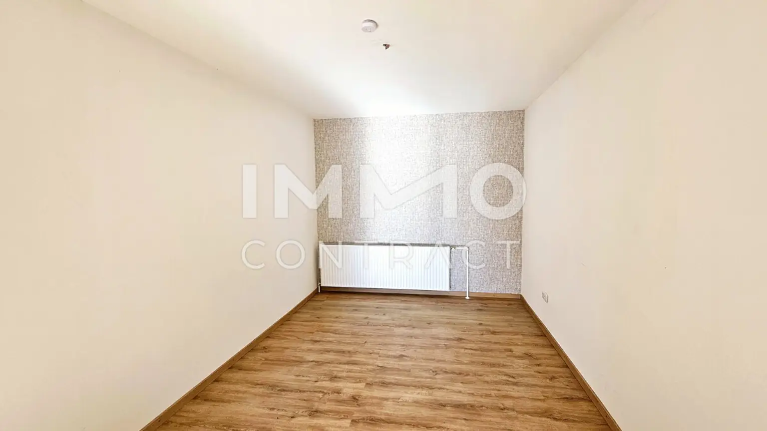 Geräumige, moderne 4-Zimmer-Wohnung mit zwei Bädern und großer Küche im Zentrum von Laxenburg