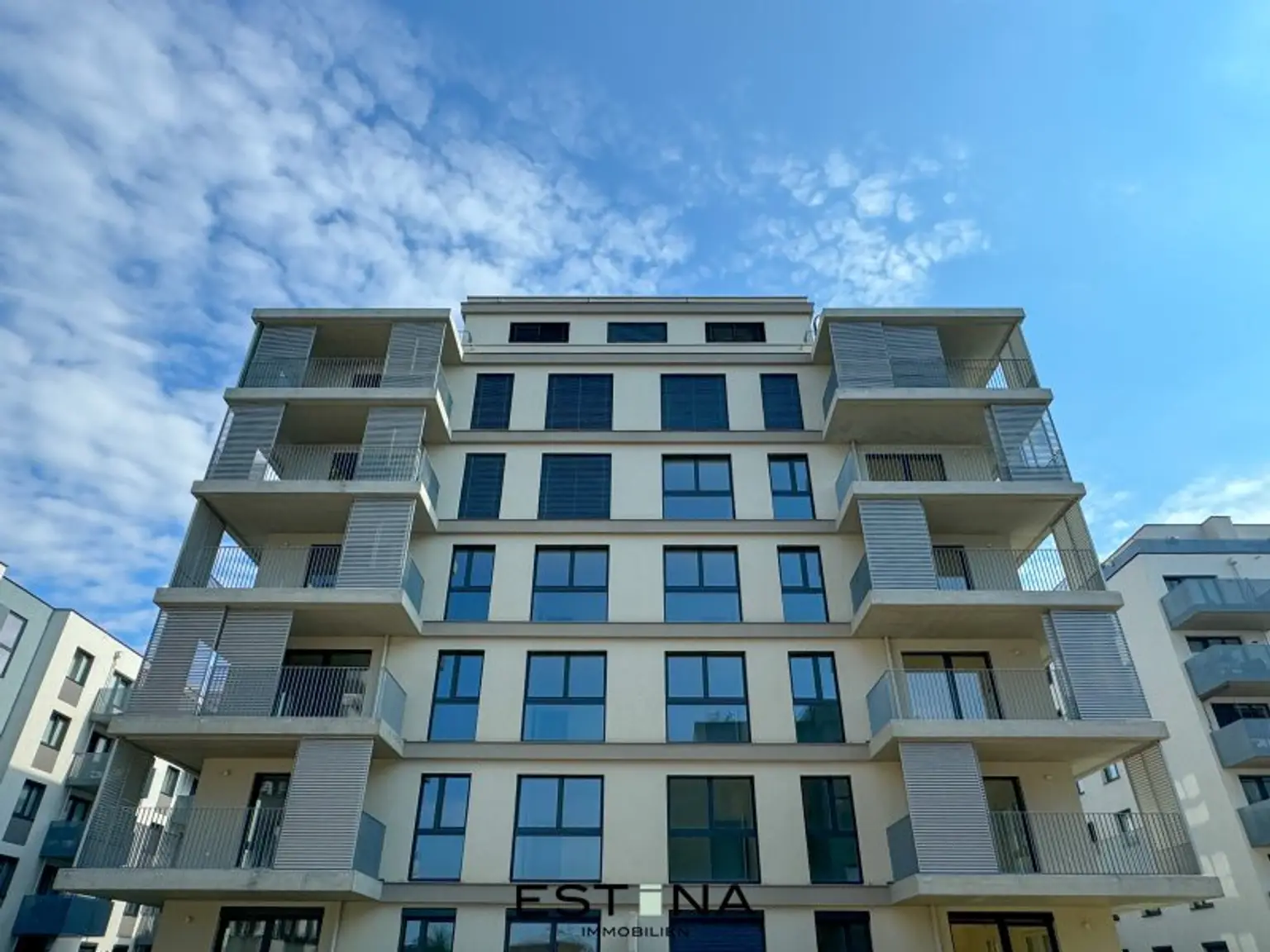 Familienglück im Neubau mit Balkon