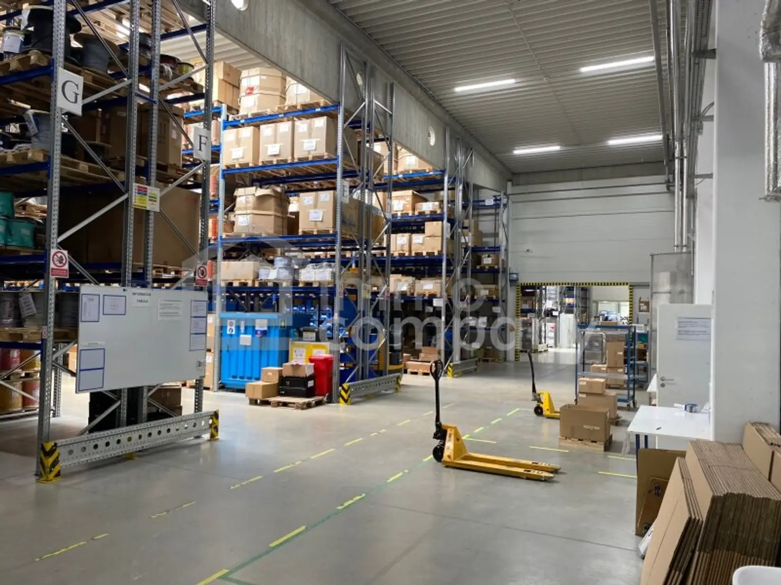 Rendite- Gewerbeobjekt, in Hlohovec/Slowakei, Produktion, Lager, Bürogebäuden  ca.11.000m² vermieteter Fläche.