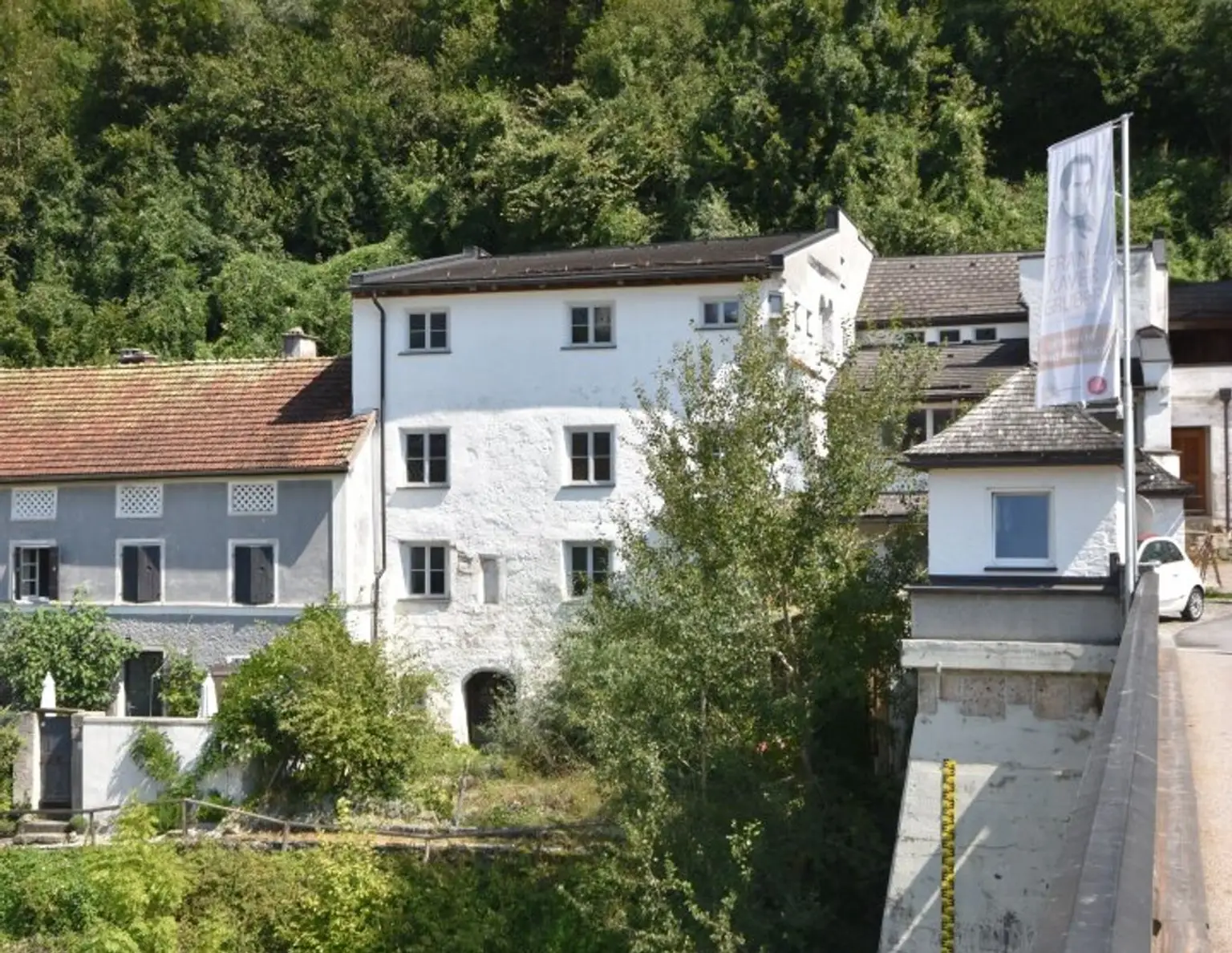 "HOCHBURG-ACH - Einzigartige Gartenmaissonettewohnung mit großer Terrasse und Blick auf die Altstadt von Burghausen"