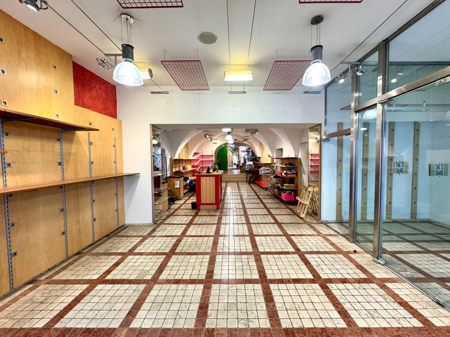 B(ETTER)2 - Geschäftshaus für Handel, Dienstleistung oder Büro zu mieten