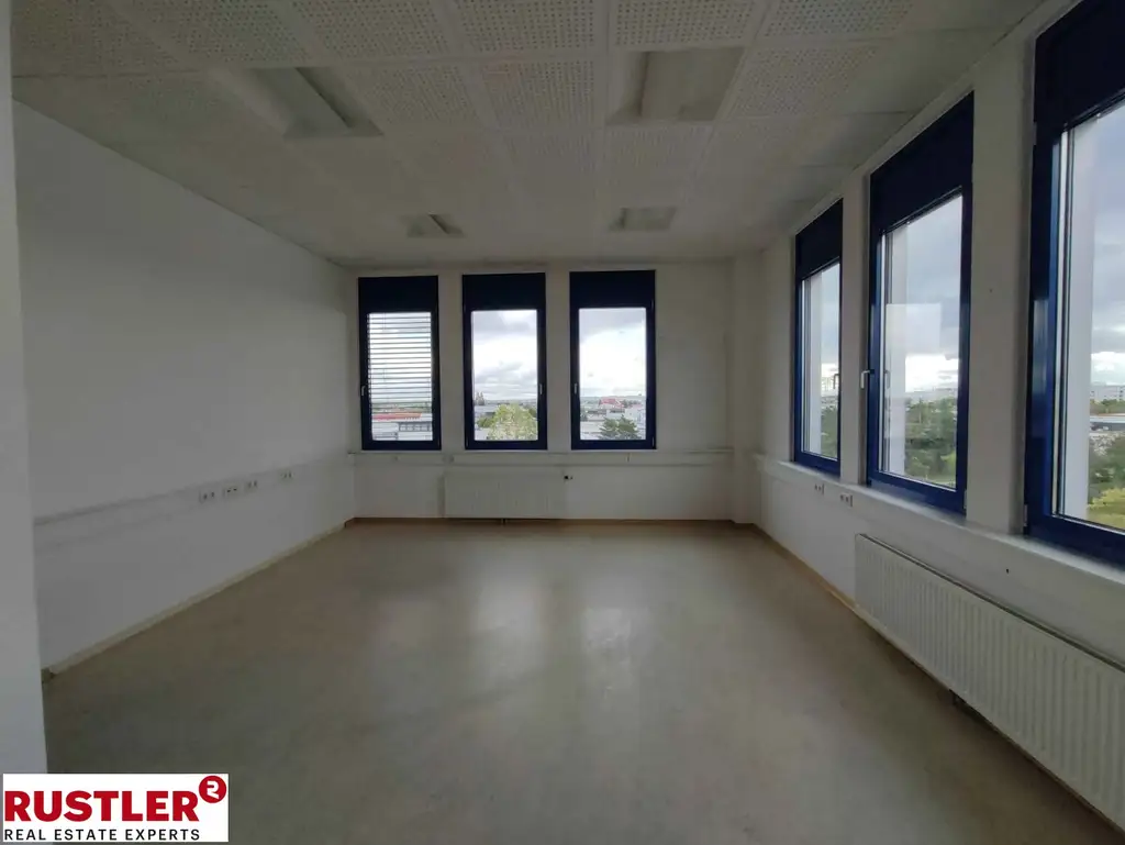 Bürofläche mit Rundumblick im 23. Bezirk