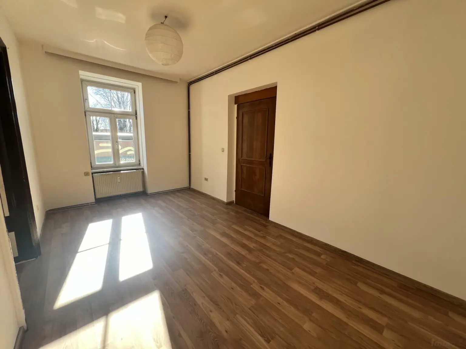Bei XXX-Lutz, Wohnung mit Wohn-Essküche und 1 Zimmer ++Videorundgang++