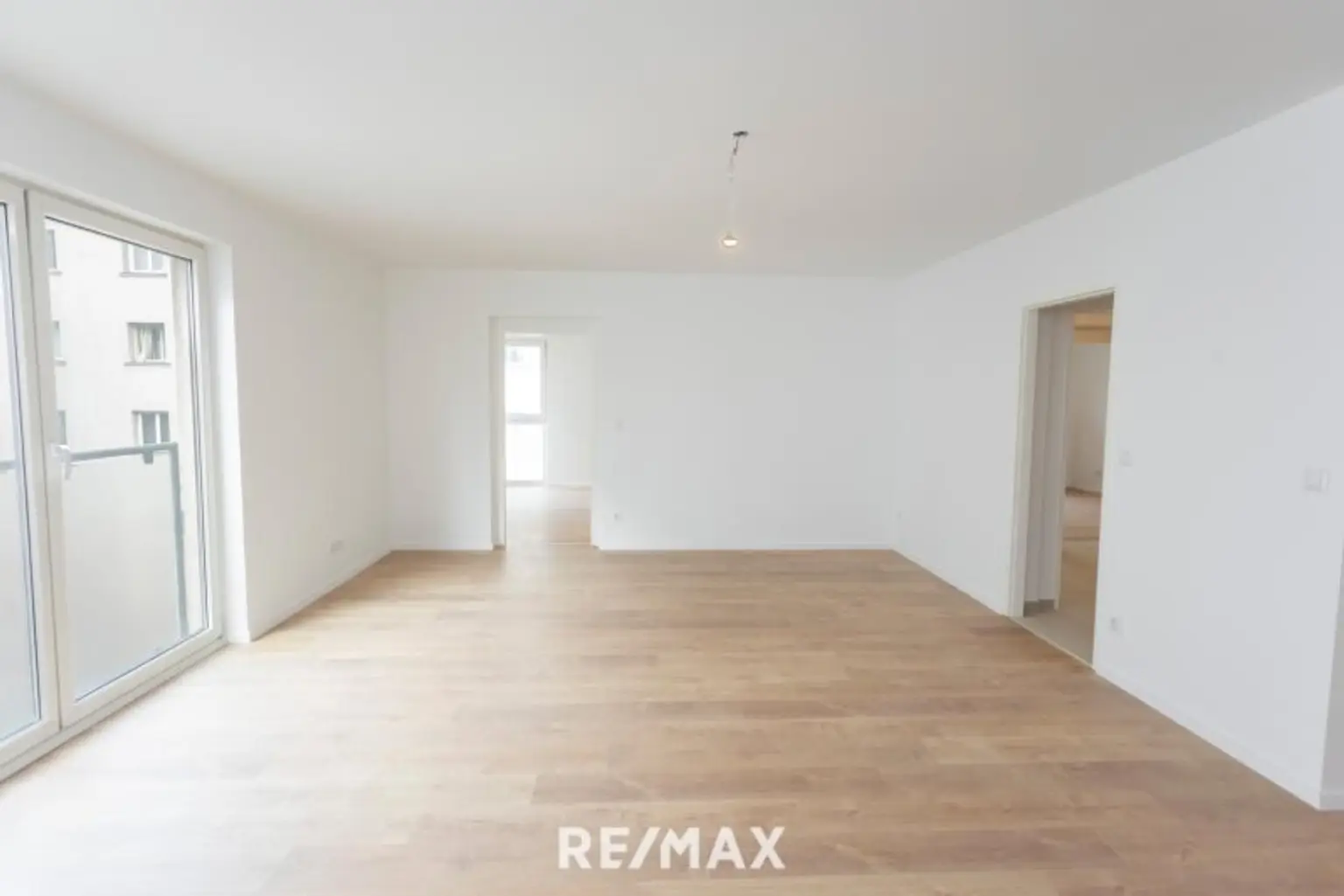 Neu sanierte 4-Zimmer-Eckwohnung im 2. Liftstock