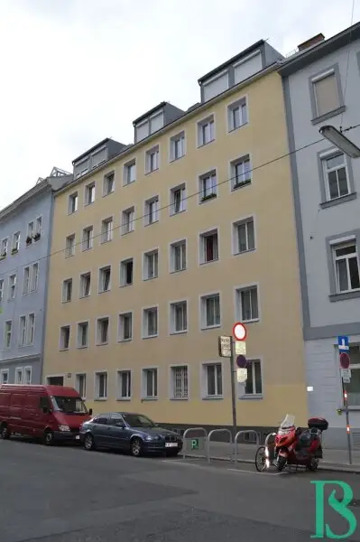 Sonnige, top renovierte 3-Zimmer Wohnung - Studenten willkommen