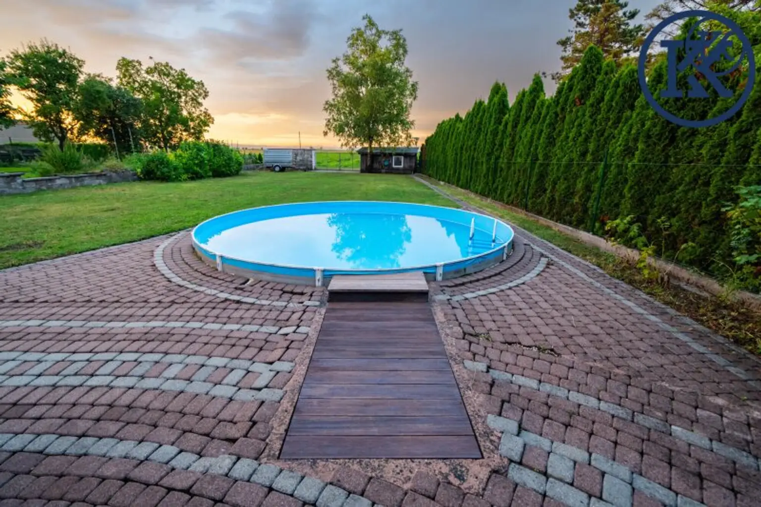 Pool großer Garten