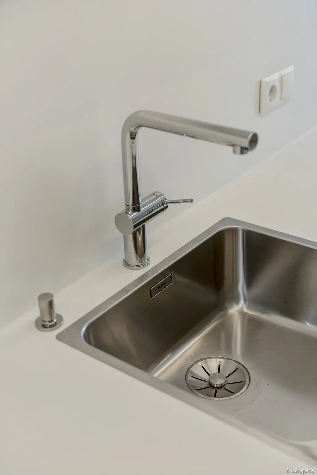 Kompaktes Erdgeschoss-Apartment mit Balkon – ideal für Singles & Anleger