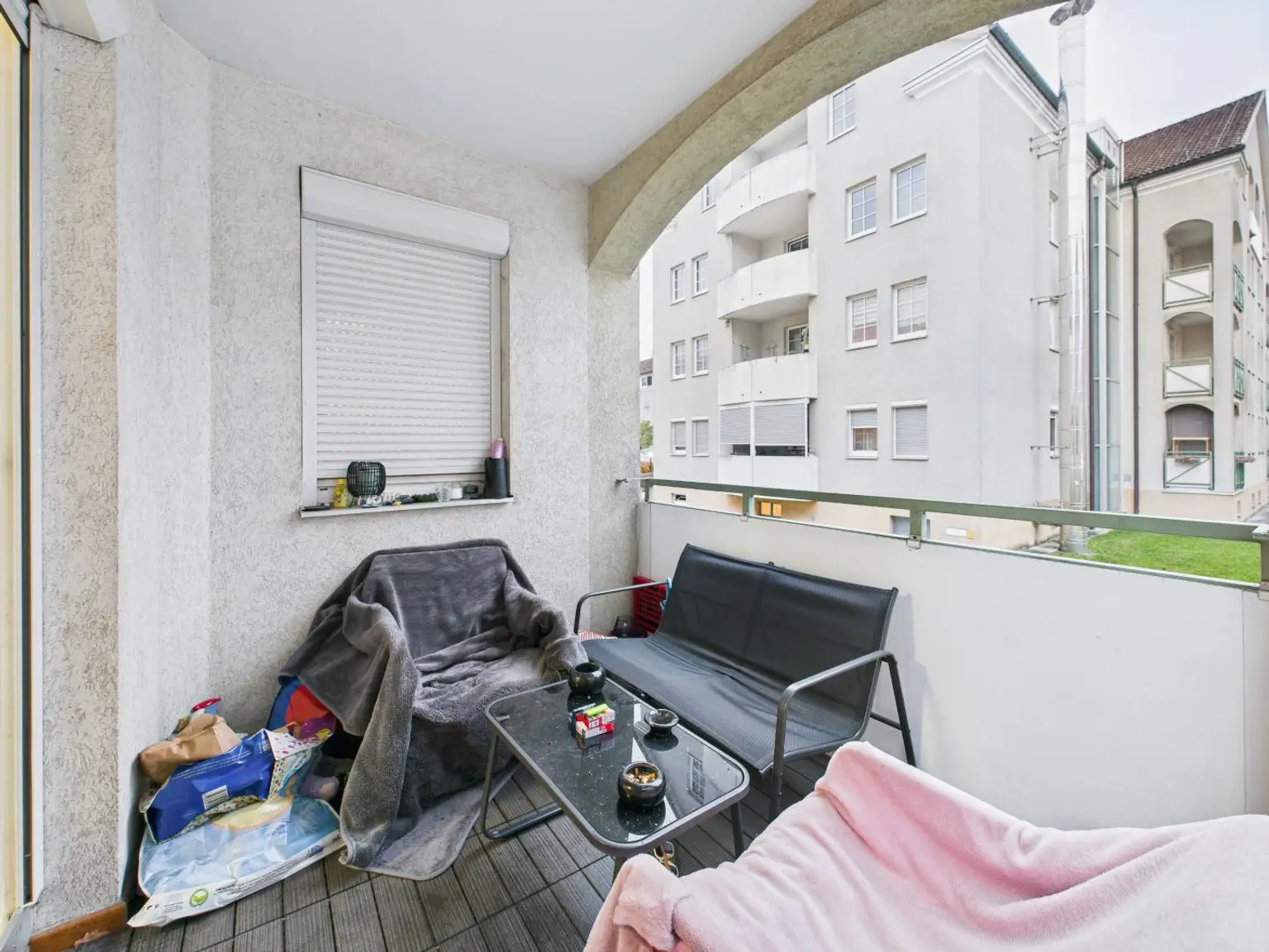 Großzügige 3-Zimmer-Wohnung mit Loggia in begehrter Welser Wohnlage – neuwertig, hell & sofort beziehbar