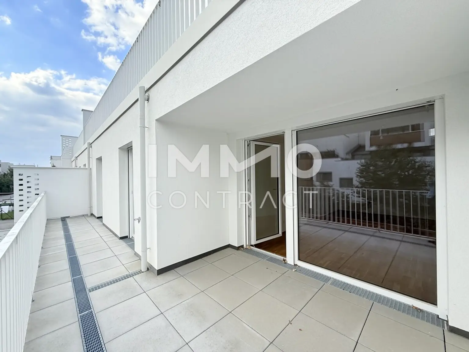 EDI N° 7 - Erstbezug Provisionsfreie 3 Zimmerwohnung mit Loggia und grosser Terrasse