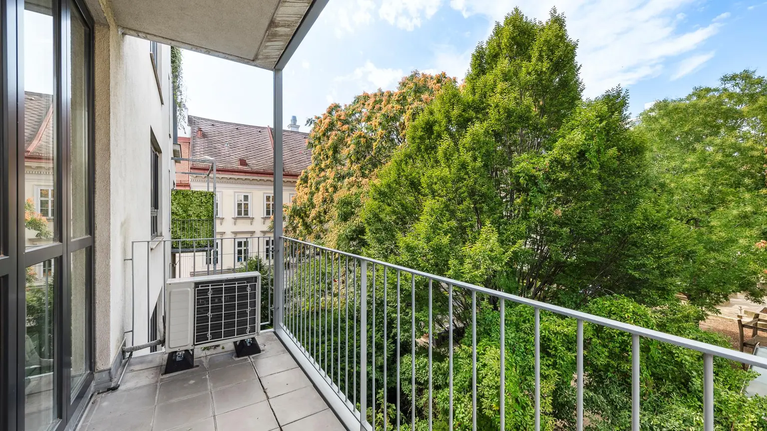 Moderne 4-Zimmer-Wohnung mit Grünblick & 2 Balkonen in Top Lage im 7. Bezirk!