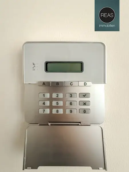 Provisionsfrei: Klimatisierte Dachgeschoss Maisonette mit 2 Terrassen und Kamin nahe Uno City!