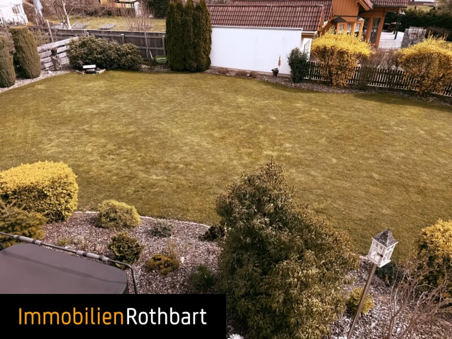 Wohnhaus mit Doppelgarage in bester Lage von St. Lorenzen!