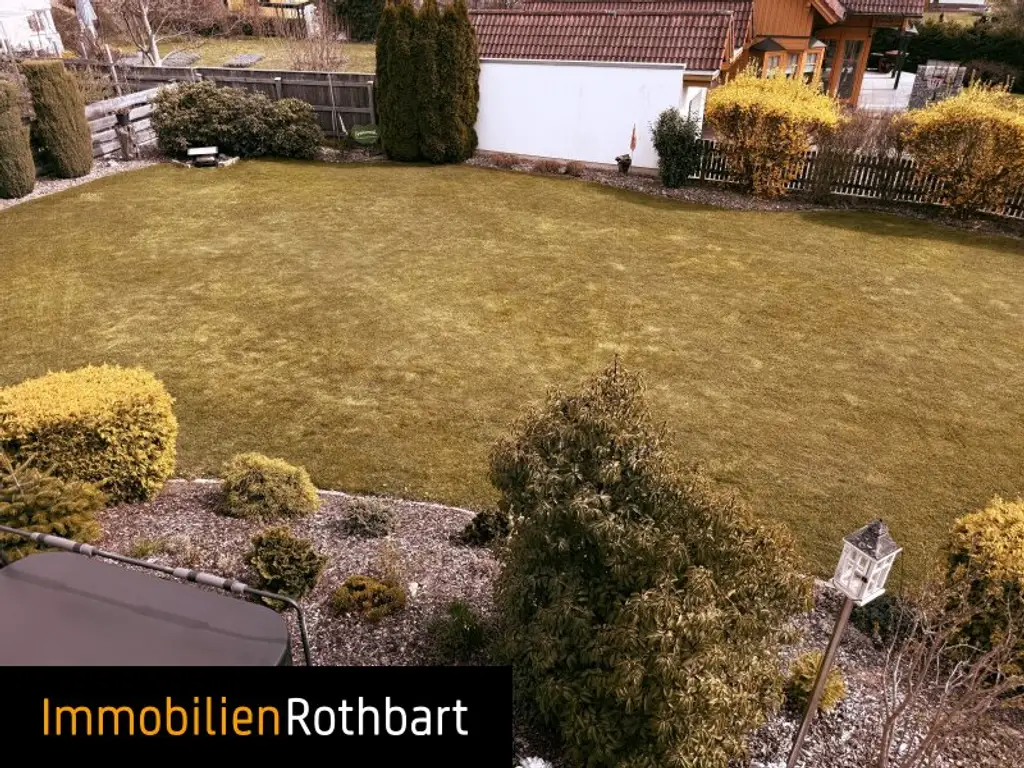 Wohnhaus mit Doppelgarage in bester Lage von St. Lorenzen!