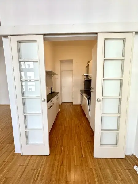 NEU! WG-Geeignete 3,5 Zimmerwohnung in wunderschönem Altbauzinshaus!