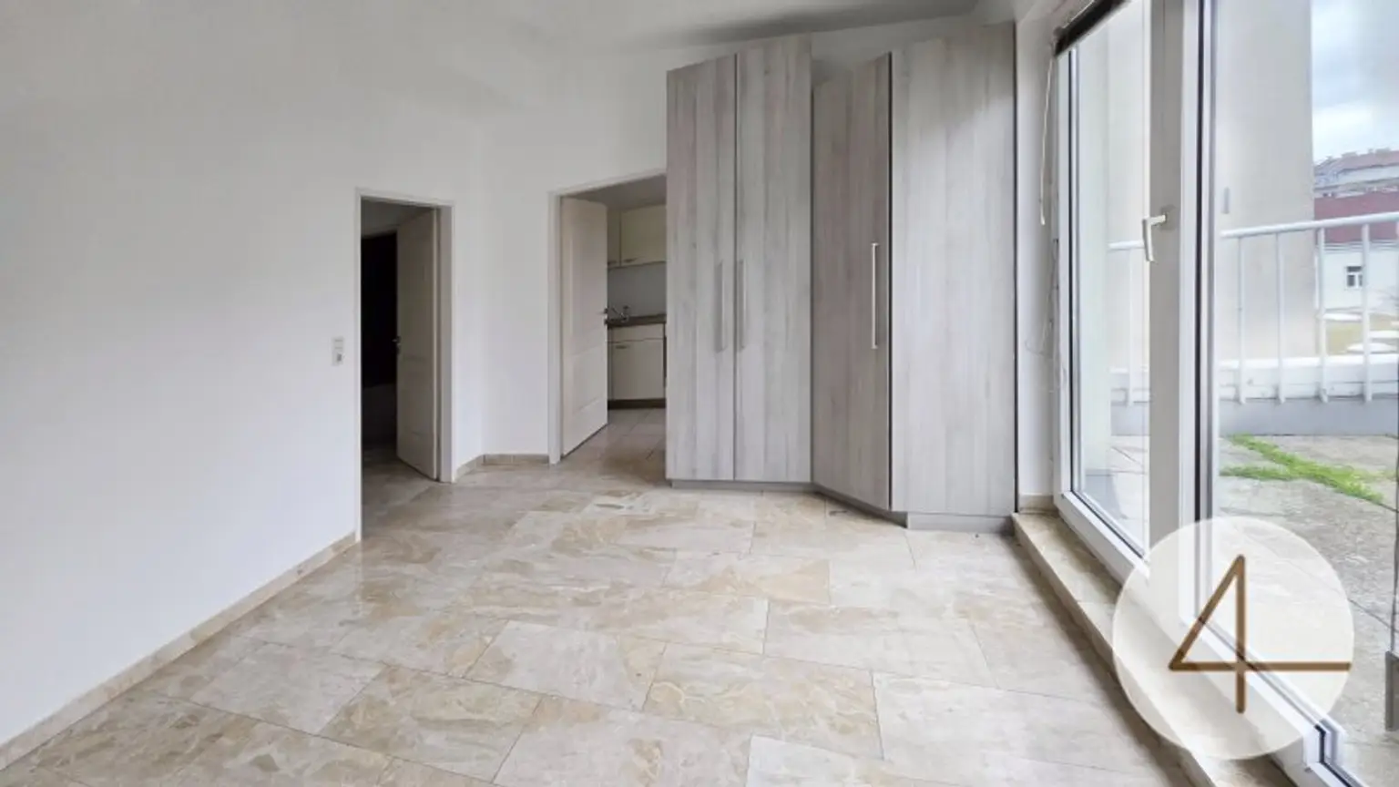 Gesamtes Dachgeschoß steht zum Verkauf