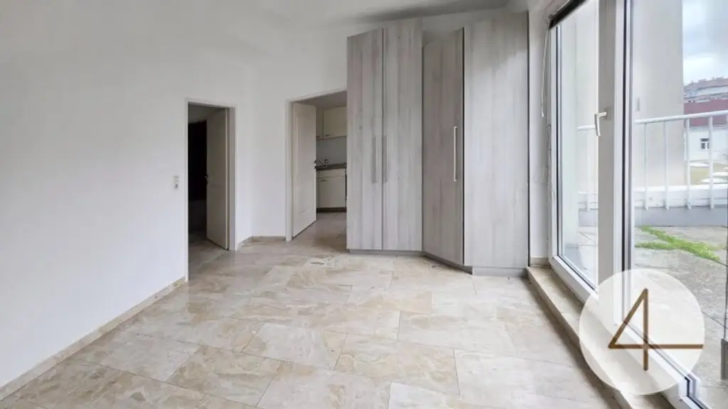 Gesamtes Dachgeschoß steht zum Verkauf