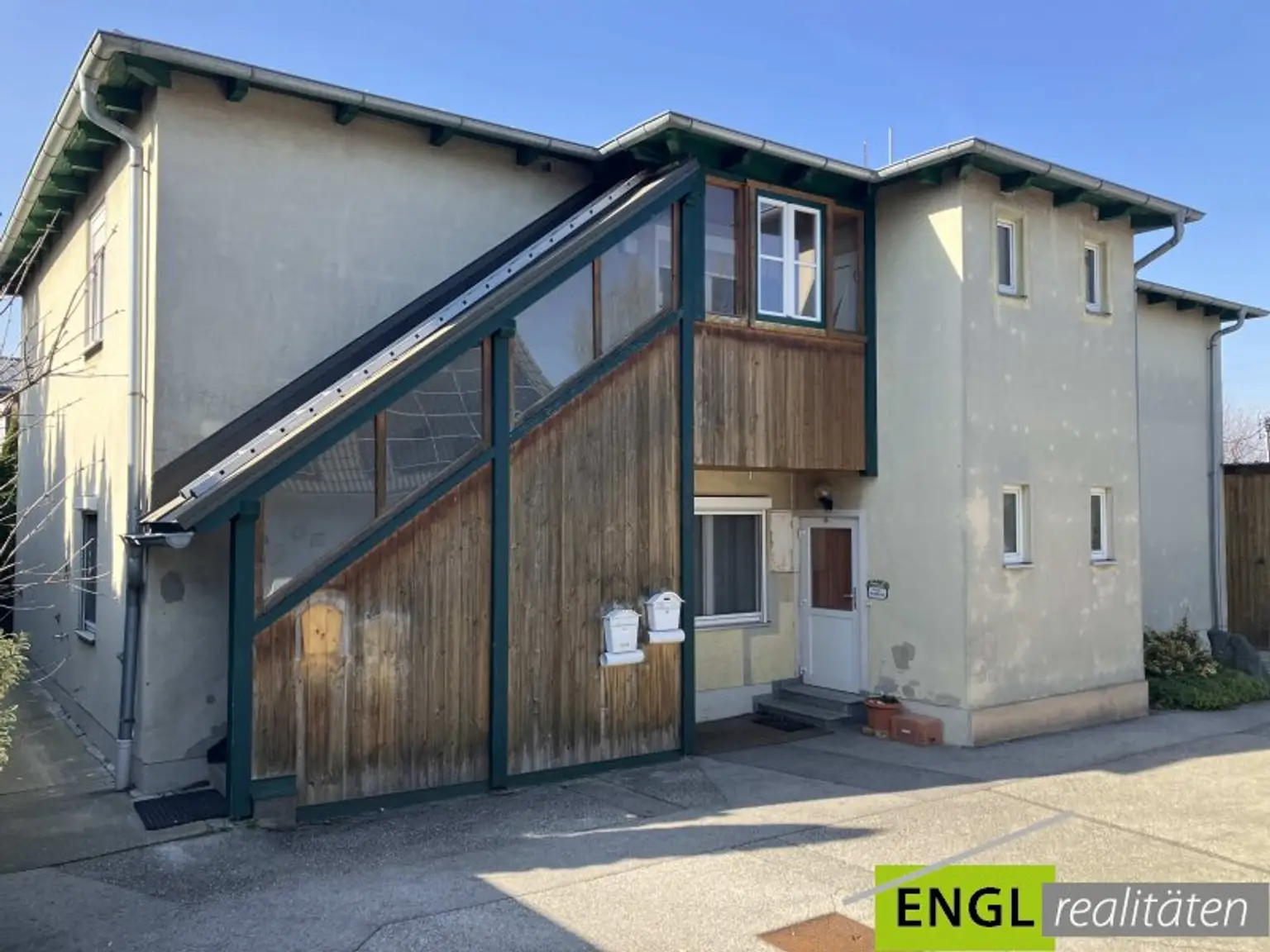 Haus mit 3 Wohnungen