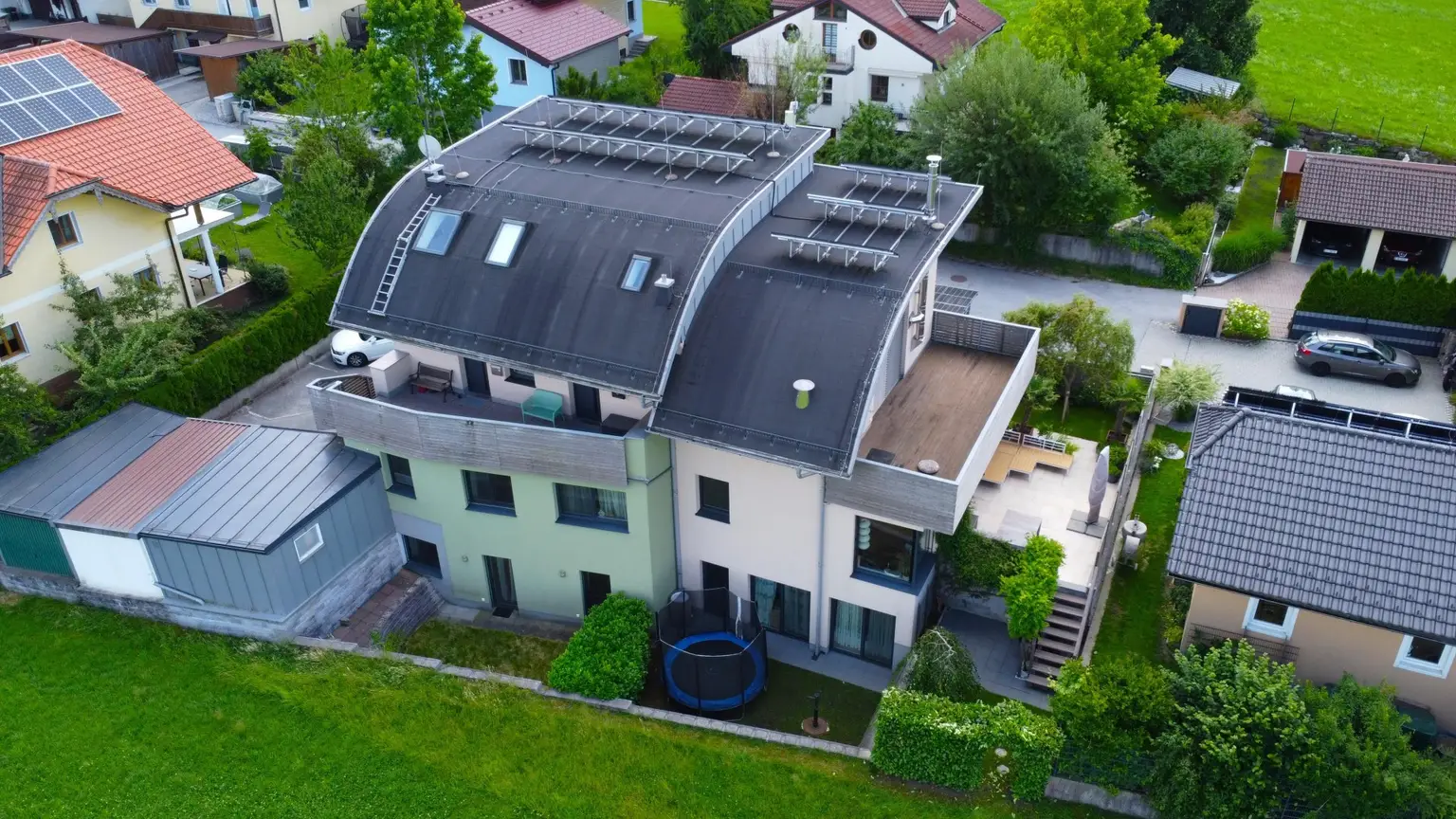 Neuwertige Familienwohnung mit Reihenhauscharakter