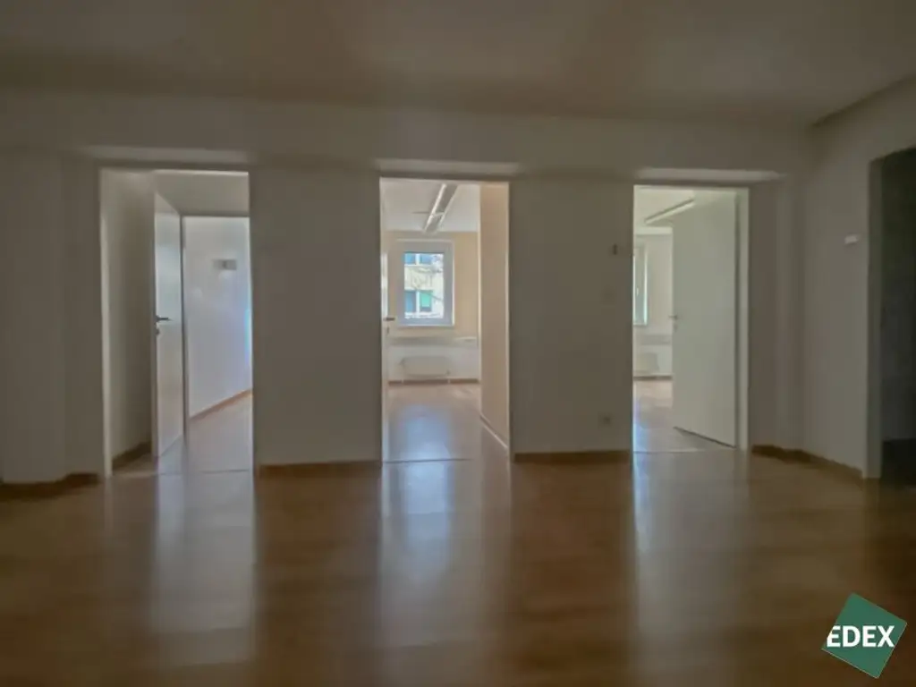 Großflächige Ordination mit guter Anbindung