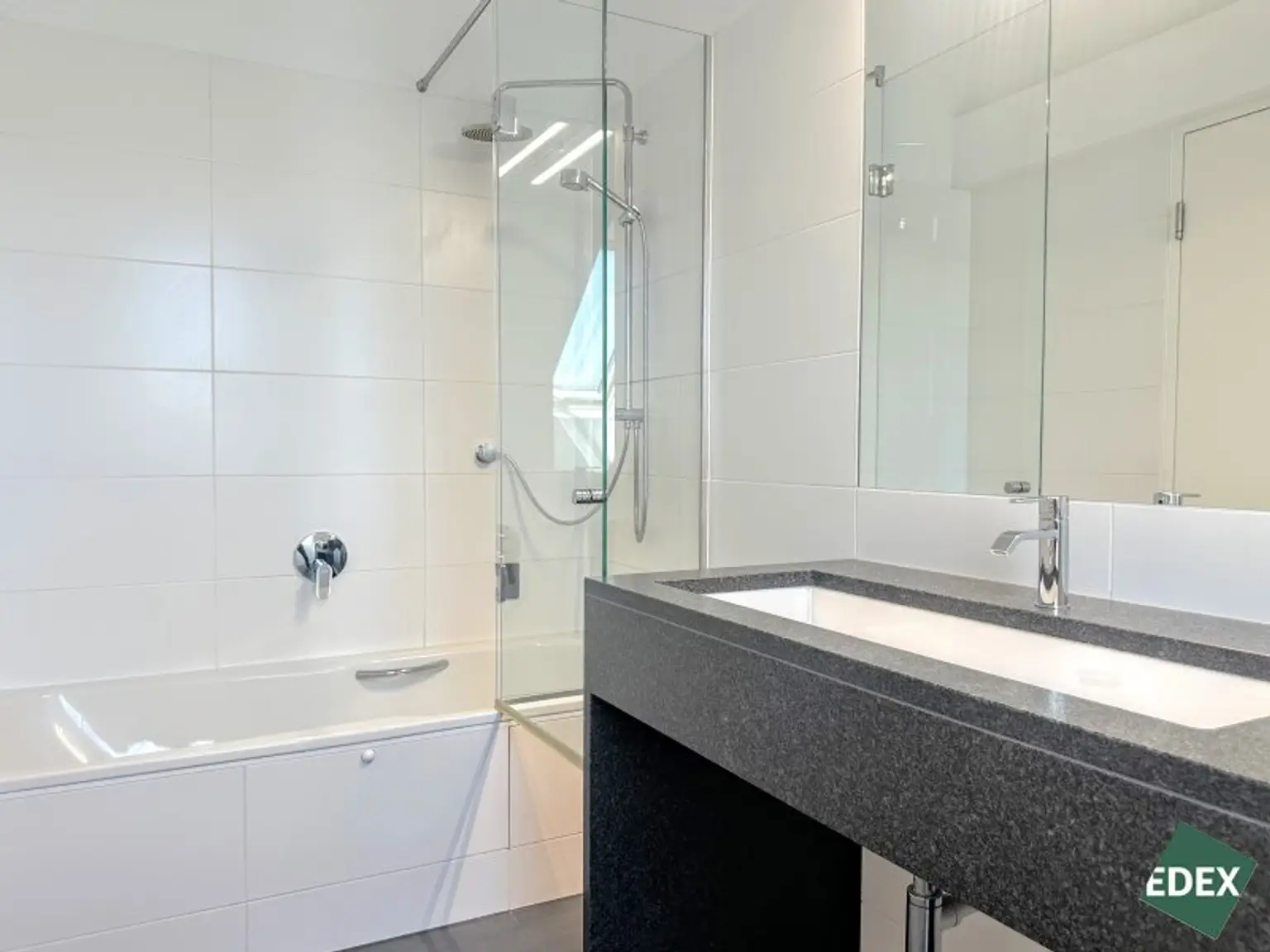 Exklusive Innenstadt-Maisonette mit Glasfront, Freiflächen & Stephansdom-Blick