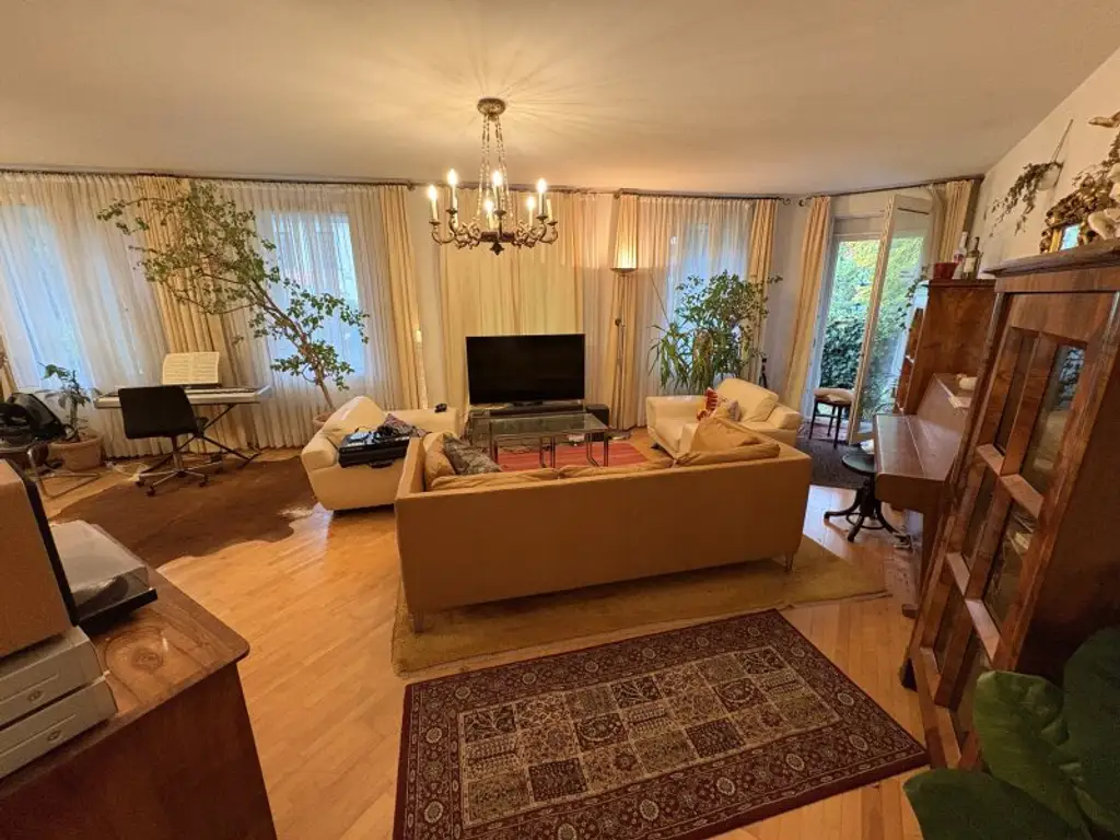 Wohnglück mit Garten & Pool – Charmante 5-Zimmer Wohnung in Ruhelage