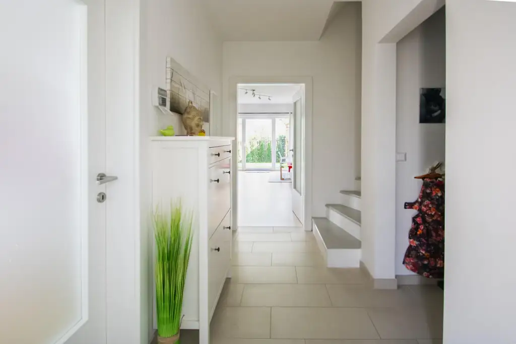 Niedrigenergie-Doppelhaushälfte in Mauer. 5 Zimmer, Terrasse, Garten und Autostellplatz