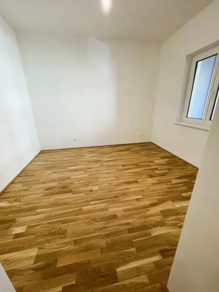 Sehr gut aufgeteilte 2-Zimmer Wohnung mit Loggia und Einbauküche!
