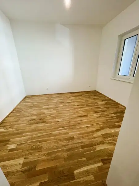 Sehr gut aufgeteilte 2-Zimmer Wohnung mit Loggia und Einbauküche!