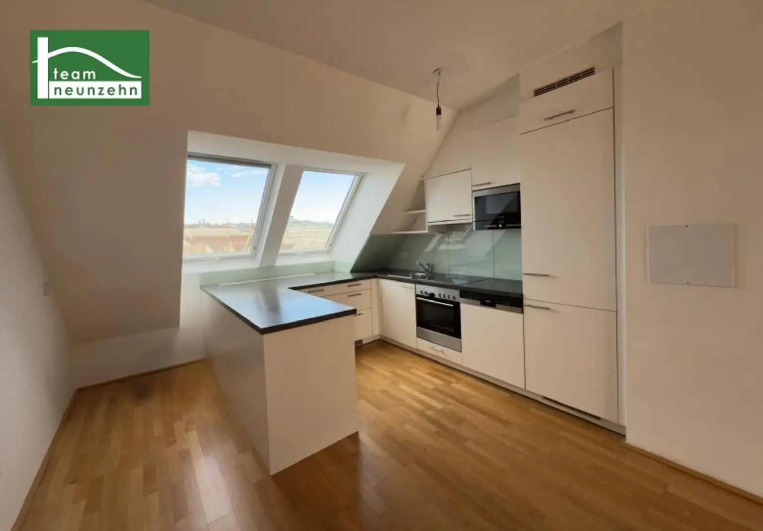 Exklusive 4-Zimmer-Wohnung in Bestlage beim Rochusmarkt ab sofort verfügbar *Inkl Küche*