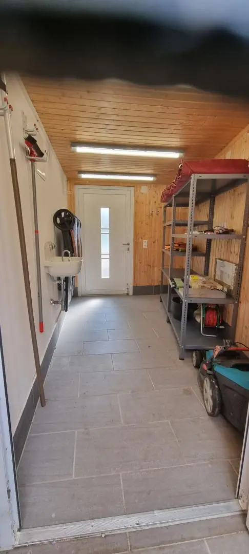 Der Schuppen hinter dem Haus