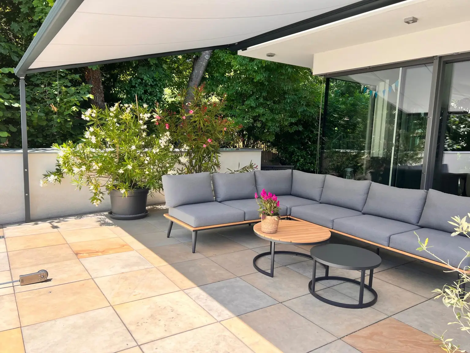 Exklusive Luxusvilla in absoluter Ruhelage mit Pool!