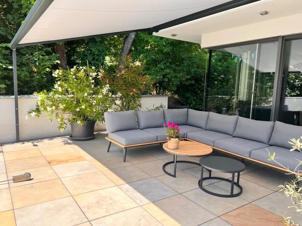 Exklusive Luxusvilla in absoluter Ruhelage mit Pool!