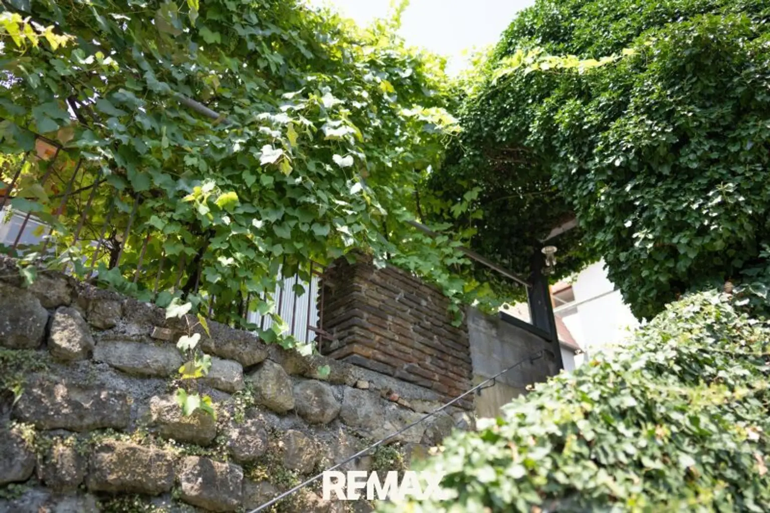 Stiege zum Haupt- und Nebenhaus