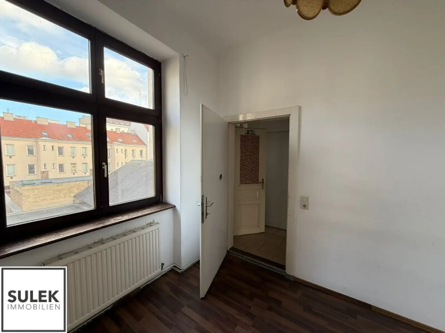 Ganzes Haus zu mieten: 1 Geschäftslokal, 1 Büro, 2 Wohnungen nahe U1