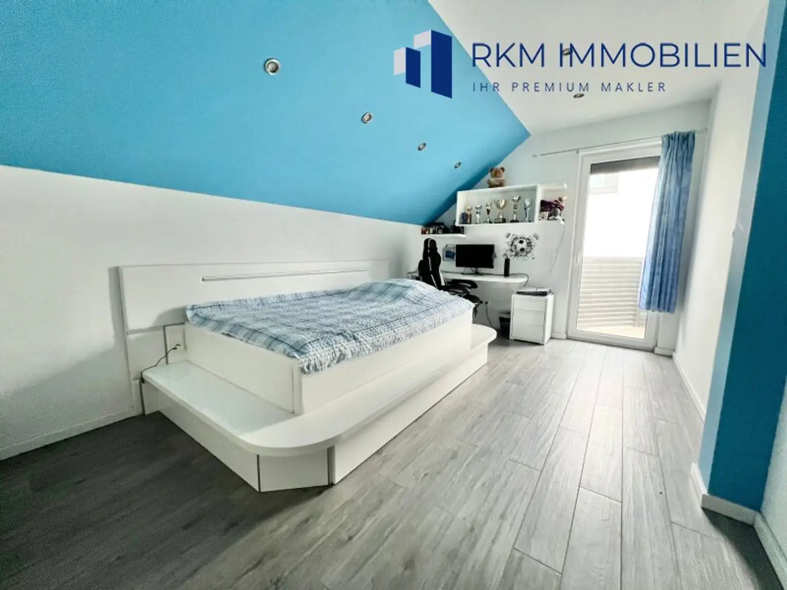 Luxuriöses Einfamilienhaus in Gerasdorf: 6 Zimmer, 207m², Terrasse & Balkone!