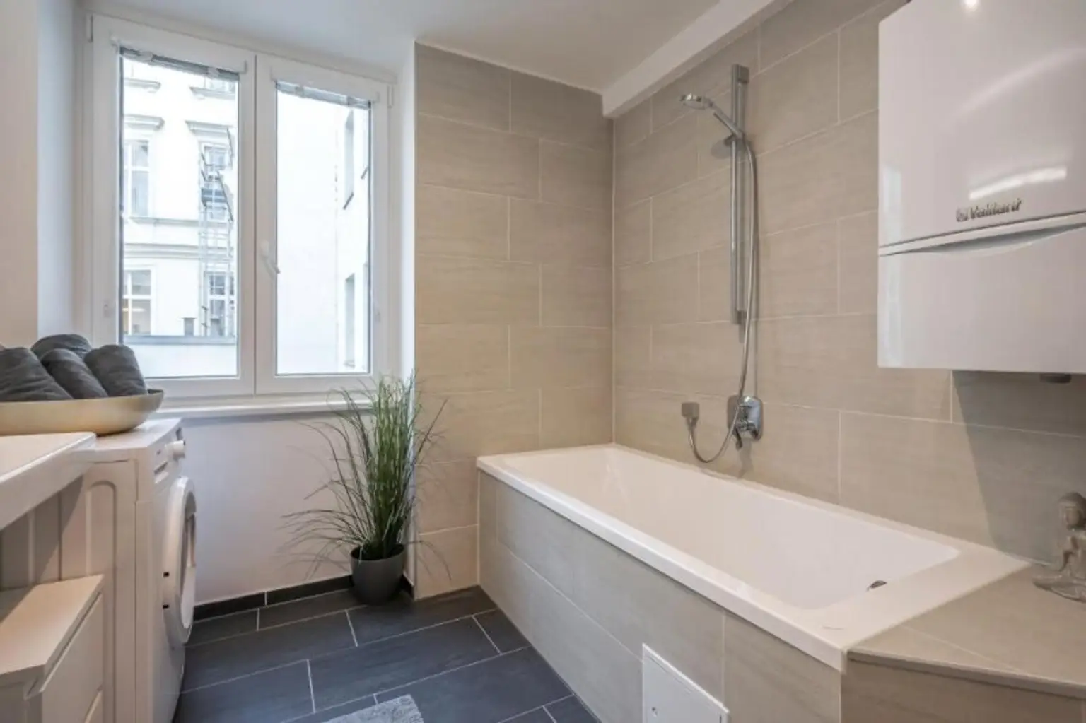 Top-sanierte 3-Zimmer-Wohnung beim Rudolfsplatz – sofort bezugsfertig!
