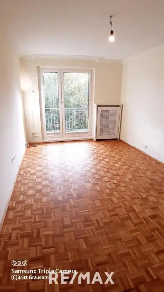 2. Etage Zimmer 3, Tür z. Balkon