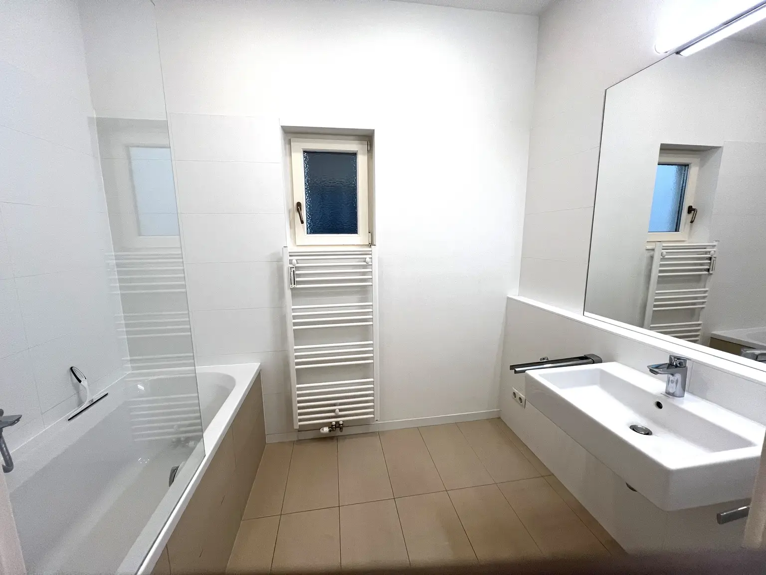 Unbefristet: Stilvolle, ruhige Stadtwohnung in zentraler Lage