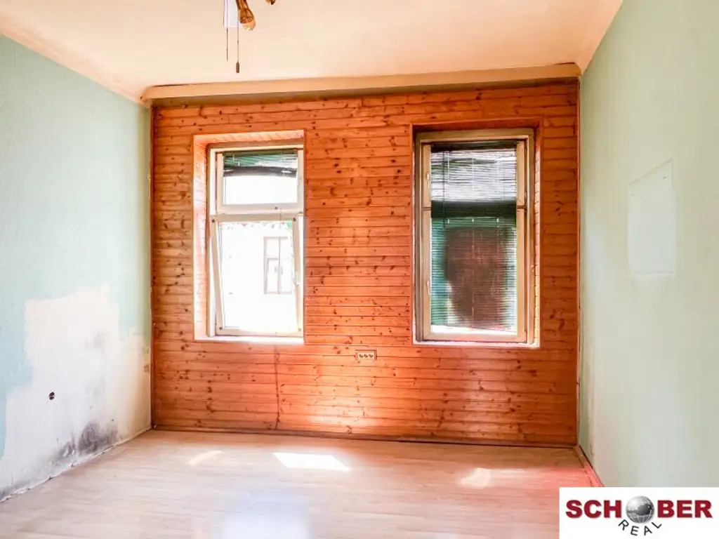 Sanierungsbedürftige Altbauwohnung