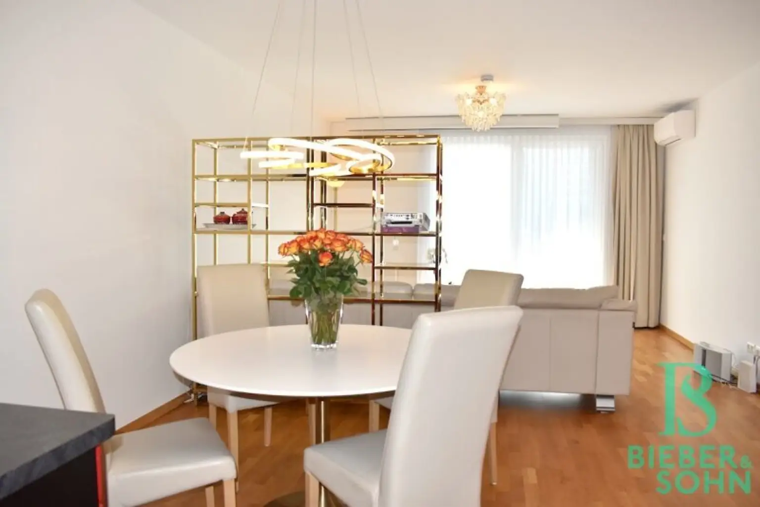 Hochwertige 4-Zimmer-Wohnung mit XL-Balkon, top Infrastruktur und Extras