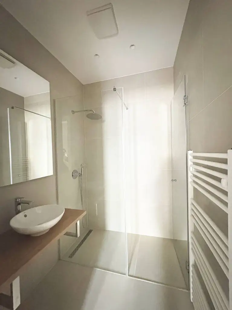 Erstbezug nach Sanierung -
Moderne 1 Zimmer Wohnung im Altbau