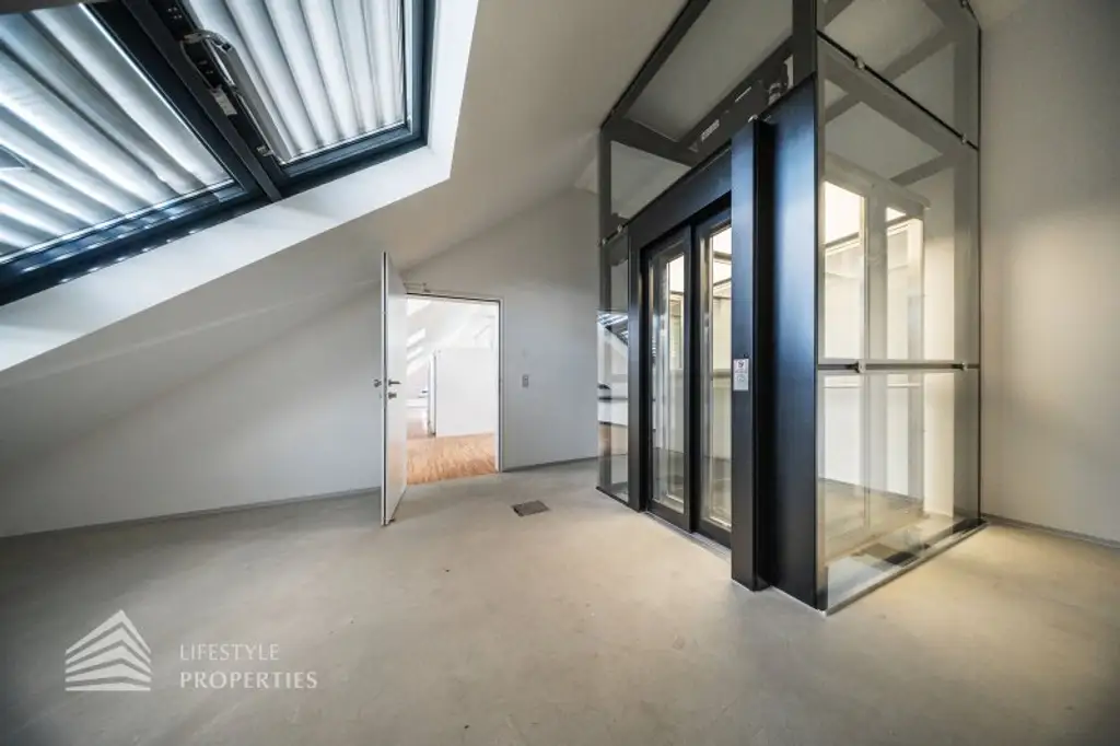 Saniertes 5-Zimmer Büro mit Balkon, Nähe Schloss Belvedere