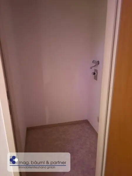 Frisch renovierte 2 Zimmerwohnung mit  Balkon