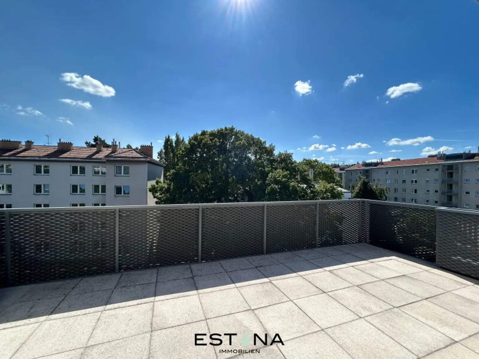 Großzügige DG-Wohnung nahe Hugo Wolf Park